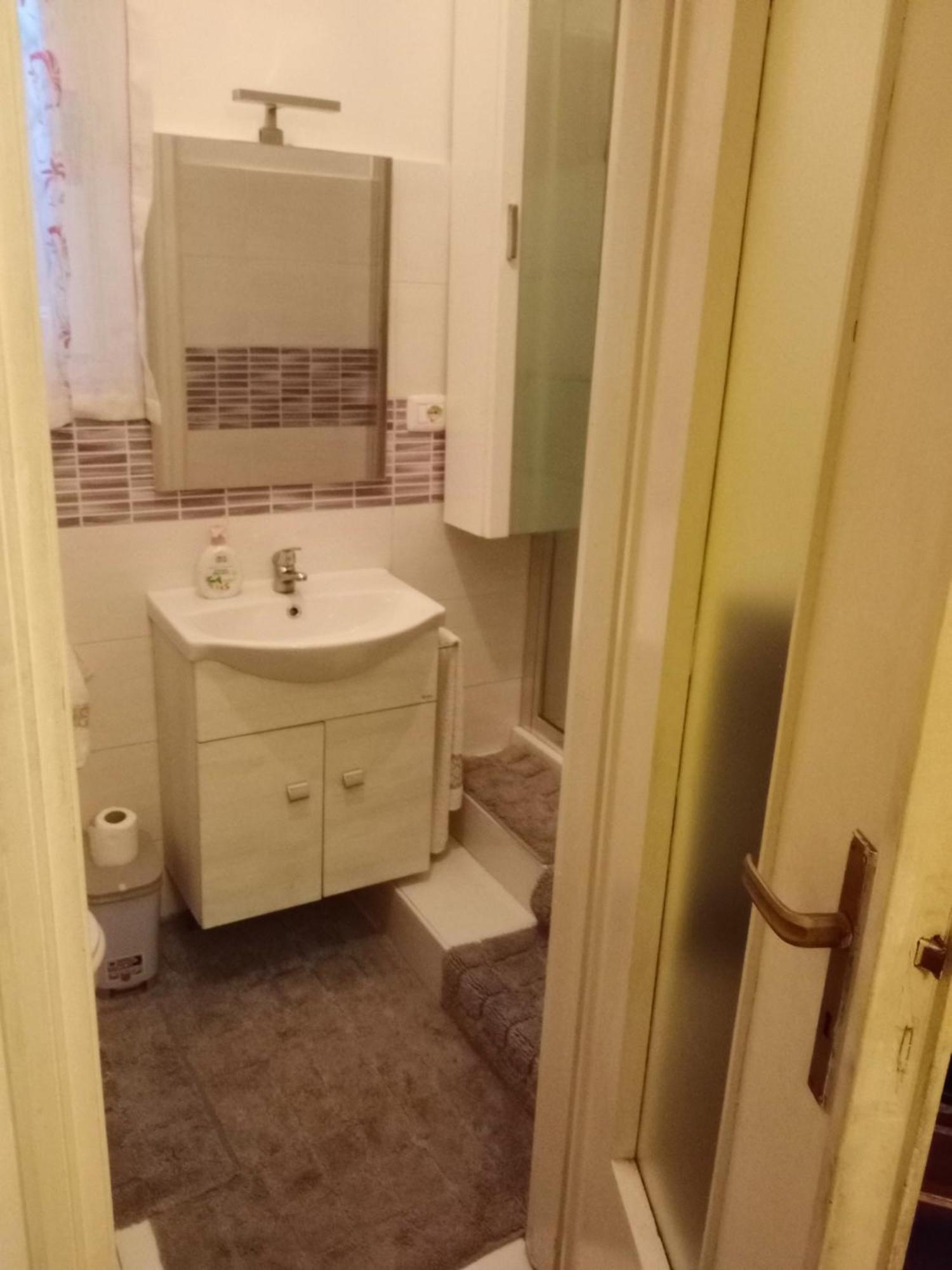 Casa - House Xavier Una Casa Famigliare , Dame Entra Solo Chi A Un Bel Cuore , Non'E Il L'Intero Alloggio Solo Stanze E Bagno Apartment Turin Bagian luar foto